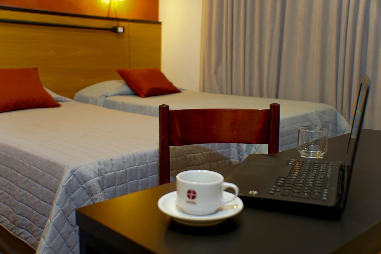 Hotel Euro Suite Pocos De Caldas By Nacional Inn Esterno foto